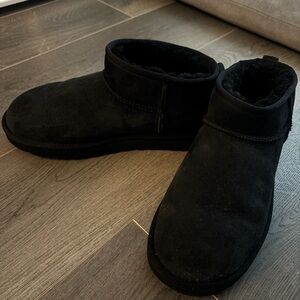 Ugg Classic Ultra Mini black Size 10